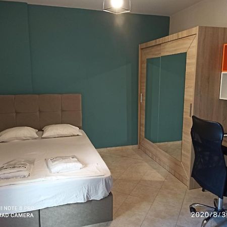 Παιδων Στουντιο 3 Atenas Exterior foto